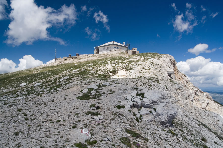 Vojaška baza na vrhu