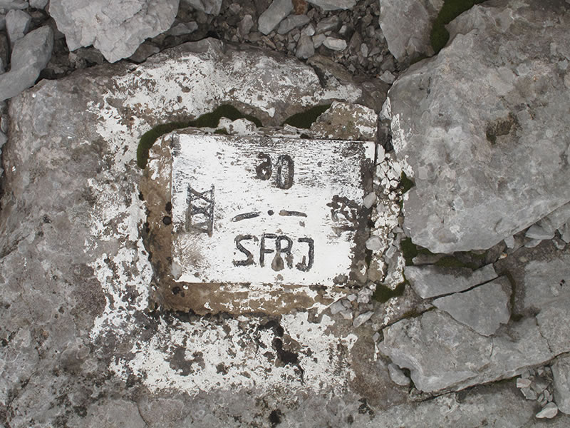 Mejnik, zrel za obnovo.