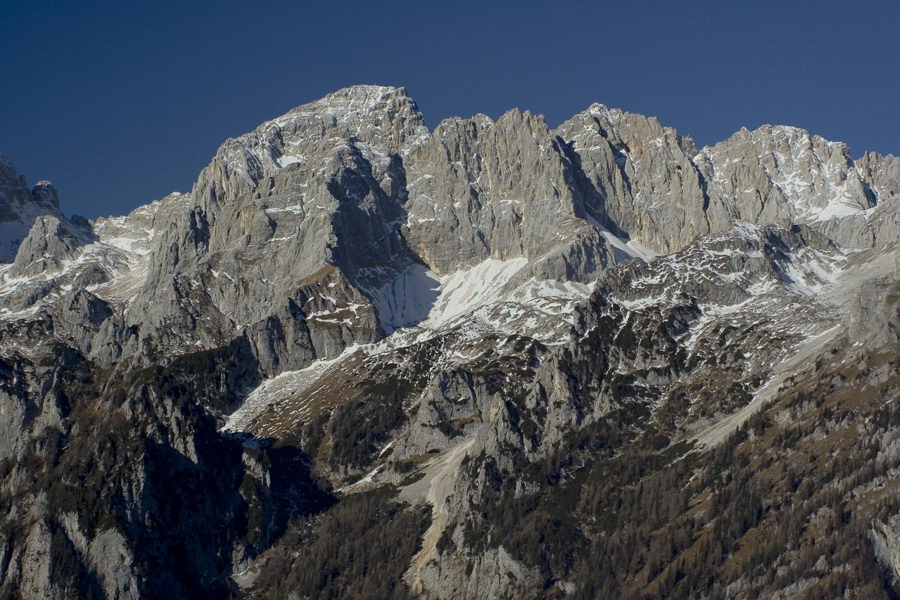 Škrlatica, Rokavi, Oltar