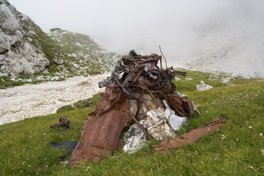 Ostanki letala pod Rjavino