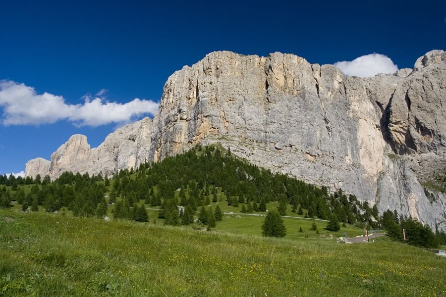 ...krasna z vseh strani