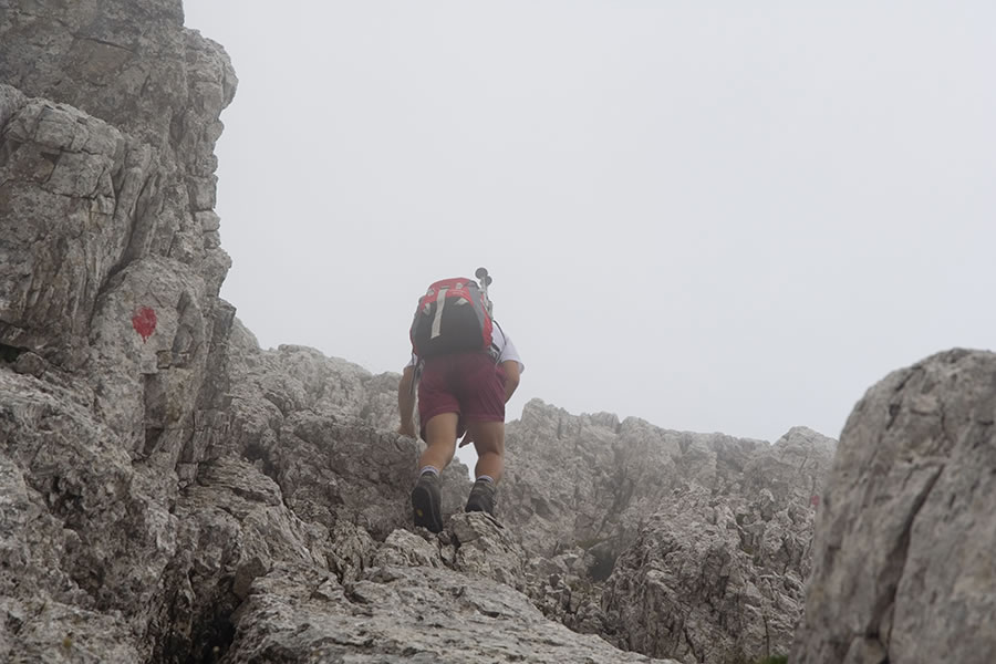 Skozi meglo proti vrhu