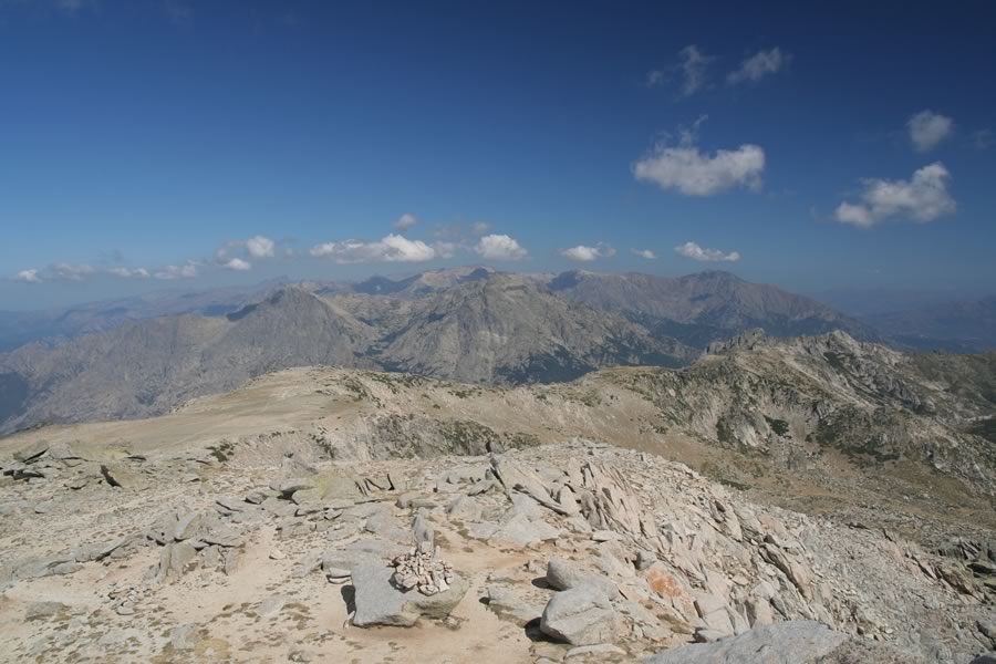 Pogled na sever, proti Cintu