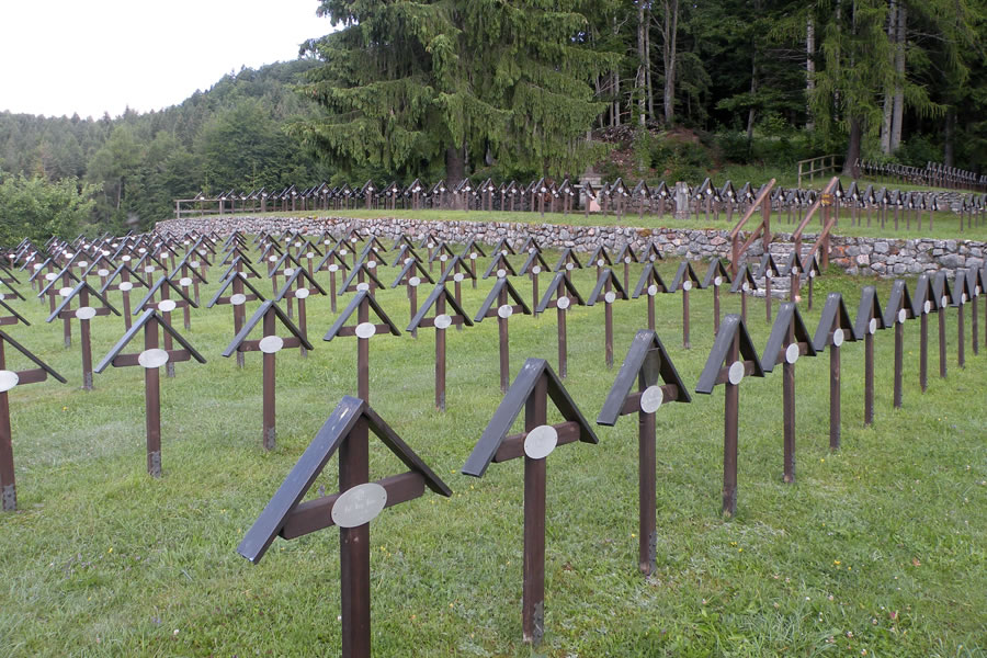 Vojaško pokopališče