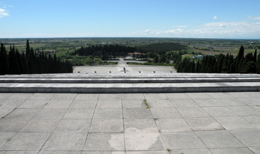 Vojaško pokopališče