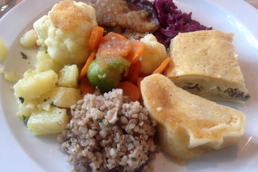 Zaključek LKP. Zakuska pri Boštjanu.