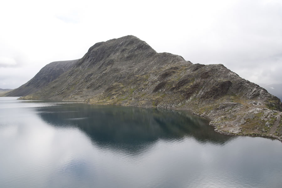 Greben Besseggen, jezero Bessvatnet
