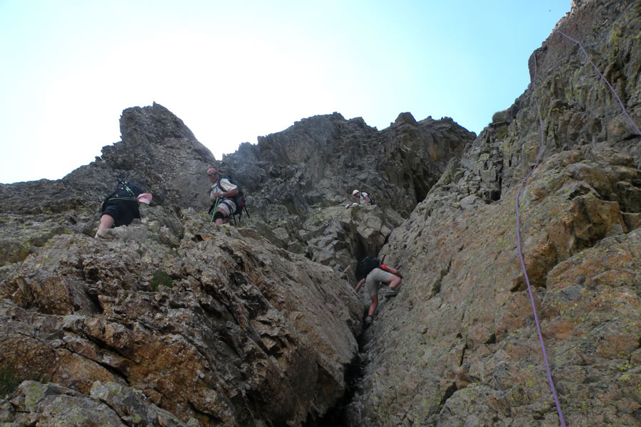 Spust čez drugi odsek. Kup štrikov in jaz.