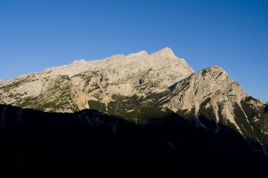 Kol, Travnik, Mojstrovke, Nad Šitom glava