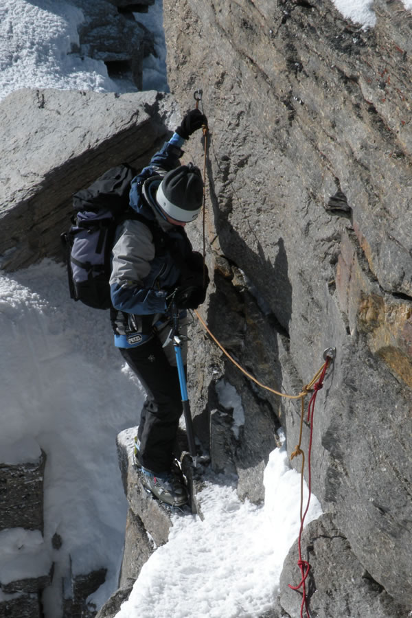 Sitna polička pod vrhom Gran Paradisa
