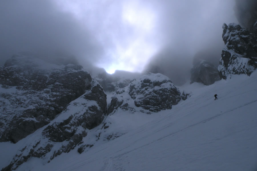 Proti Trbiški škrbini