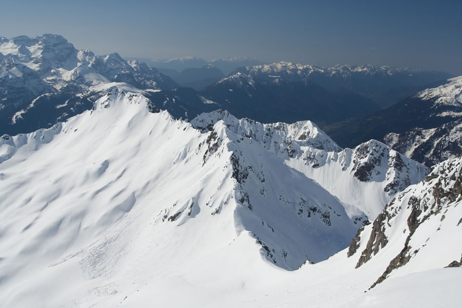 Greben proti M. Nambrone