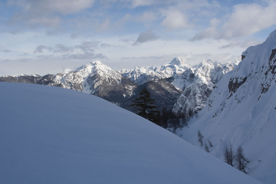 Kamniti lovec, Mangart, Jalovec